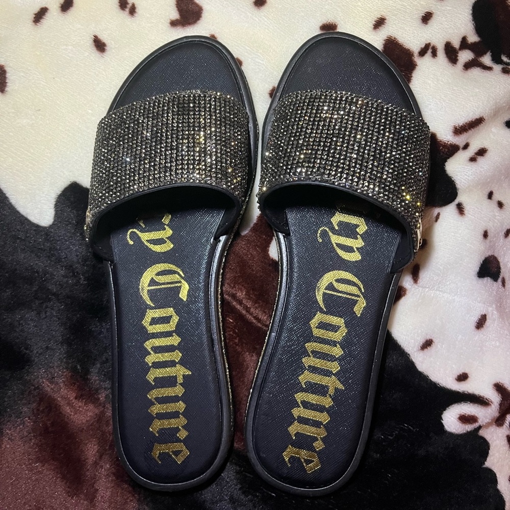 ✨BRAND NEW JUICY COUTURE✨ Black and Gold Bedazzled Women's Slides size 9